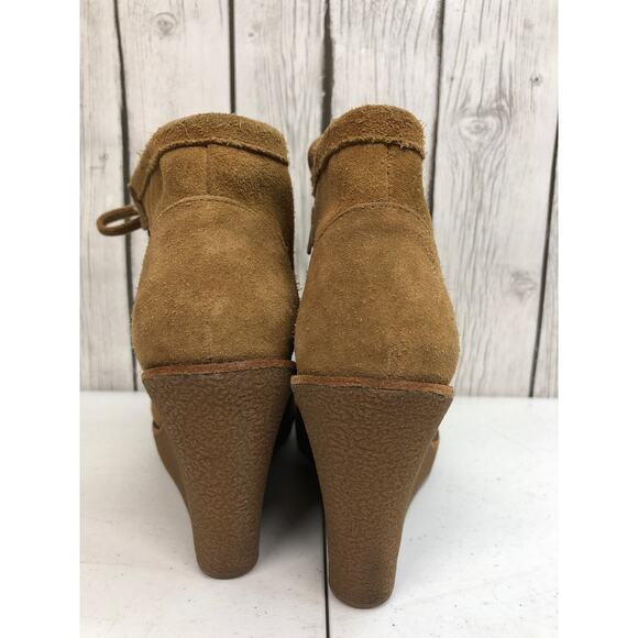 Antonio Melani Reynold Beige Wedge Booties Size 8.5 - Picture 2 of 6